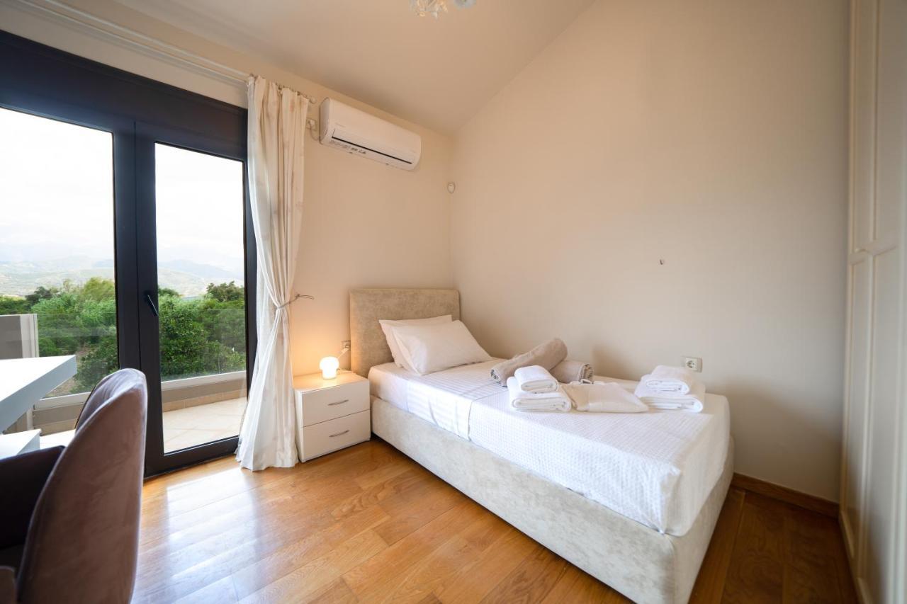 Villa Florentina ✩ Private Pool ✩ Bbq ✩ 7 Guests Alikianósz Kültér fotó